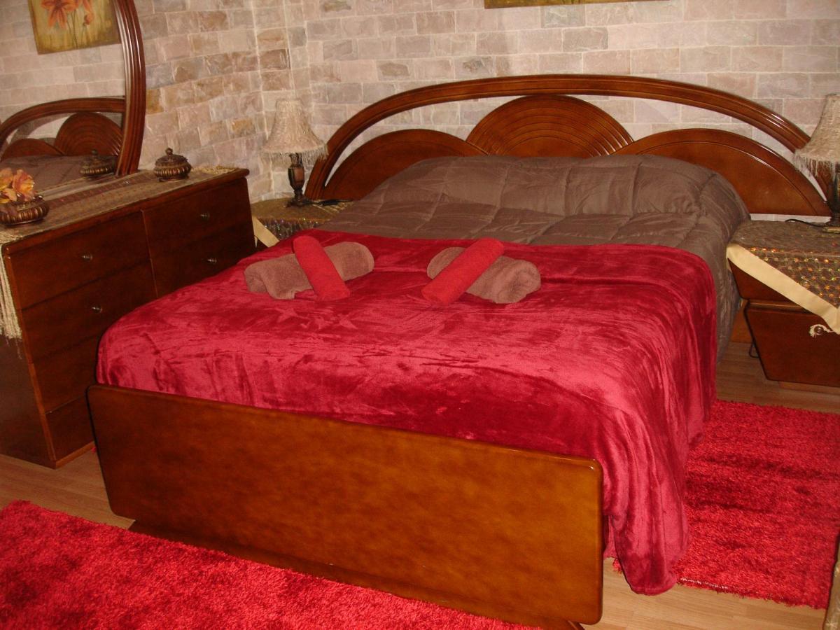The Love Holiday House Tris Elies Экстерьер фото