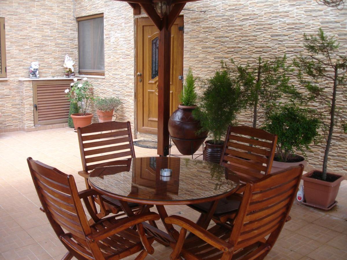 The Love Holiday House Tris Elies Экстерьер фото