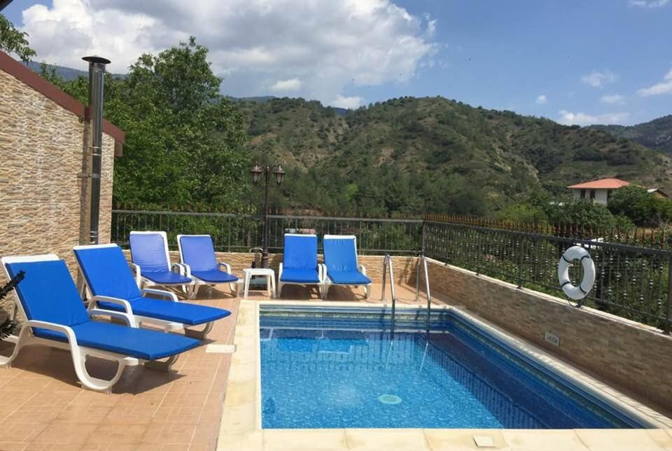 The Love Holiday House Tris Elies Экстерьер фото