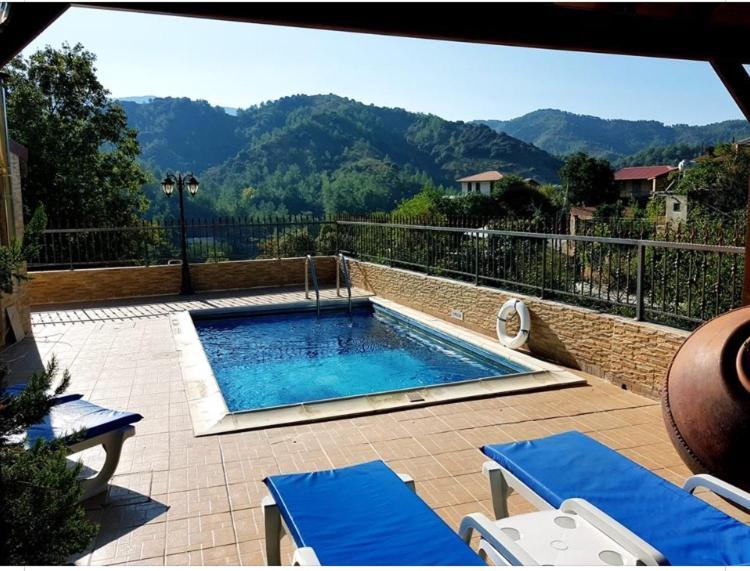 The Love Holiday House Tris Elies Экстерьер фото