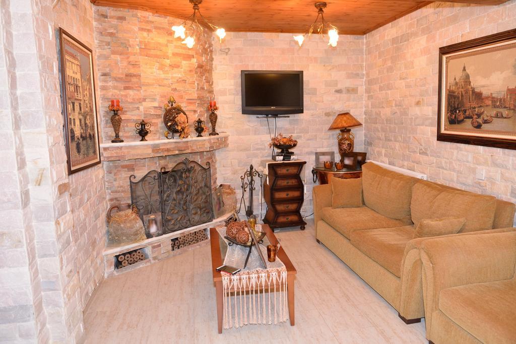 The Love Holiday House Tris Elies Экстерьер фото