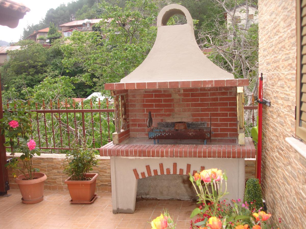 The Love Holiday House Tris Elies Экстерьер фото