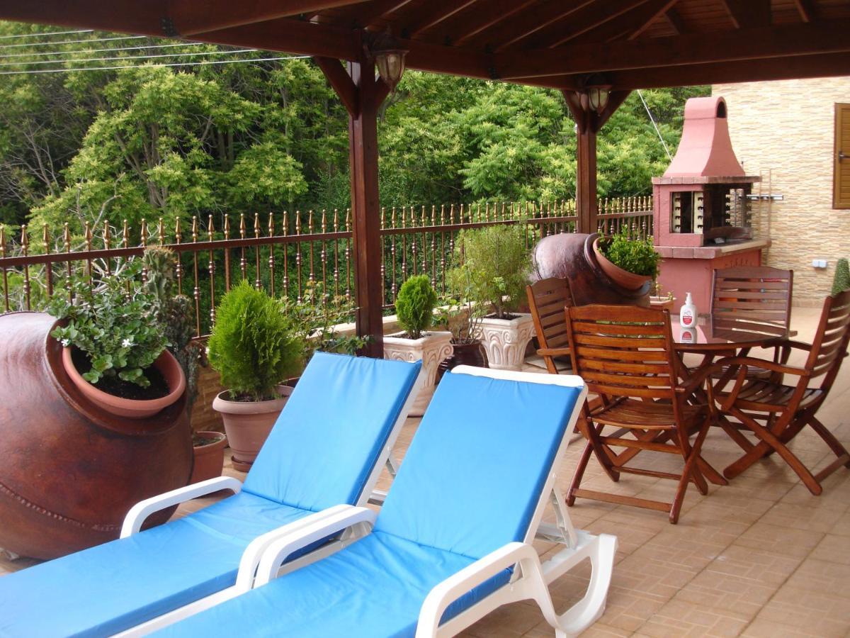 The Love Holiday House Tris Elies Экстерьер фото